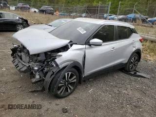 2020 Nissan Kicks SV z VIN 3N1CP5CV5LL483928, wystawiony jako Copart lot #53624755 z przebiegiem 40 588 mil mil oraz Szkoda całkowita • Salvage title. Historia ofert i sprzedaży dostępna na DreamBid. Obrazek 1.