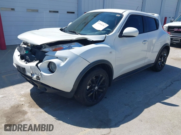 2014 Nissan Juke Nismo z VIN JN8AF5MV7ET357773, wystawiony jako IAAI lot #41994767 z przebiegiem 135 424 mil mil oraz . Historia ofert i sprzedaży dostępna na DreamBid. Obrazek 2.