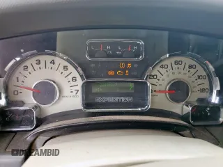 2013 Ford Expedition XLT z VIN 1FMJU1J51DEF09236, wystawiony jako Copart lot #57498685 z przebiegiem 266 883 mil mil oraz Szkoda całkowita • Salvage title. Historia ofert i sprzedaży dostępna na DreamBid. Obrazek 9.