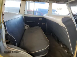 1974 Toyota Land Cruiser z VIN FJ5546419, wystawiony jako Copart lot #48010795 z przebiegiem 85 596 mil mil oraz Czysty tytuł • Clean title. Historia ofert i sprzedaży dostępna na DreamBid. Obrazek 10.