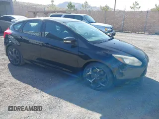 2014 Ford Focus ST with VIN 1FADP3L97EL199309, listed as a IAAI auction lot 41969919 with 174,344 mi miles and . Bid and sale history available at carsss.com. Image 1.