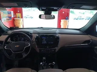 2022 Chevrolet Traverse LT z VIN 1GNEVHKW4NJ177358, wystawiony jako IAAI lot #42514101 z przebiegiem 107 869 mil mil oraz . Historia ofert i sprzedaży dostępna na DreamBid. Obrazek 14.