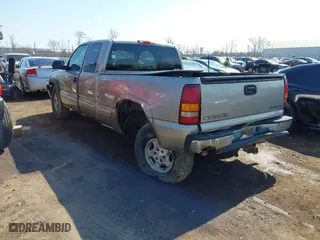 1999 Chevrolet Silverado 1500 LS with VIN 2GCEC19T4X1253952, listed as a IAAI auction lot 41785637 with 1 mi miles. Bid and sale history available at carsss.com. Image 3.