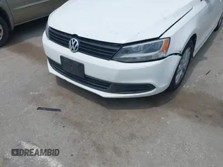 2011 Volkswagen Jetta SE with VIN 3VWDX7AJXBM348012, listed as a IAAI auction lot 42725404 with 235,361 mi miles and . Bid and sale history available at DreamBid. Image 6.