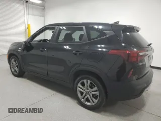 2021 Kia Seltos LX with VIN KNDEPCAA8M7230201, listed as a Copart auction lot 65200625 with 152,581 mi miles and Clean title. Bid and sale history available at DreamBid. Image 2.
