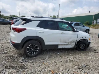 2022 Chevrolet TrailBlazer LT with VIN KL79MRSL3NB037169, listed as a Copart auction lot 65221124 with 28,498 mi miles and Salvage Title. Bid and sale history available at DreamBid. Image 3.