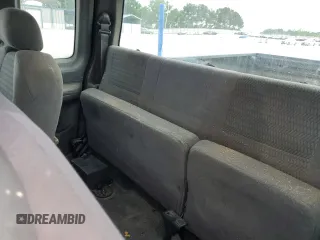 2003 Ford F-150 XL с VIN 1FTRX17273NB20966, выставлен на аукционе Copart как лот 53798005 с пробегом 217 855 миль миль и Списание • Salvage title. История ставок и продаж доступна на DreamBid. Изображение 10.