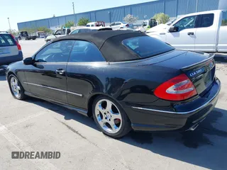 2004 Mercedes-Benz CLK 500 z VIN WDBTK75G14T013879, wystawiony jako IAAI lot #41964787 z przebiegiem 114 444 mil mil oraz . Historia ofert i sprzedaży dostępna na DreamBid. Obrazek 3.