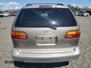 1998 Toyota Sienna LE z VIN 4T3ZF13C4WU006180, wystawiony jako Copart lot #50349795 z przebiegiem 237 600 mil mil oraz Szkoda całkowita • Salvage title. Historia ofert i sprzedaży dostępna na DreamBid. Obrazek 6.