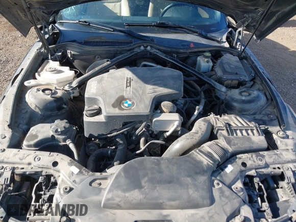 2012 BMW Z4 sDrive28i z VIN WBALL5C56CE716558, wystawiony jako IAAI lot #42065347 z przebiegiem 93 438 mil mil oraz . Historia ofert i sprzedaży dostępna na DreamBid. Obrazek 9.