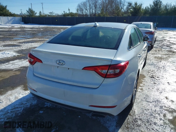 2016 Hyundai Sonata SE z VIN 5NPE24AF0GH371005, wystawiony jako IAAI lot #41269554 z przebiegiem 146 640 mil mil oraz . Historia ofert i sprzedaży dostępna na DreamBid. Obrazek 4.