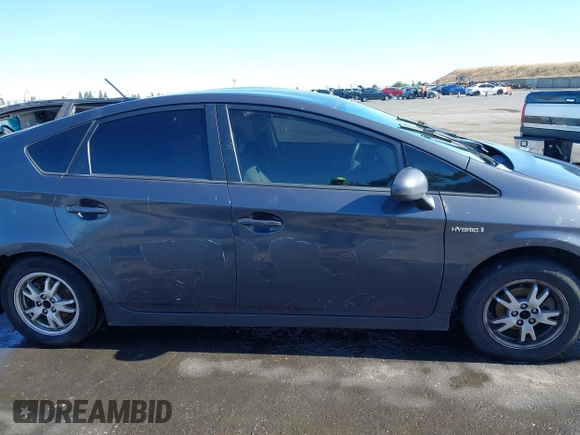 2011 Toyota Prius I z VIN JTDKN3DU5B1458400, wystawiony jako IAAI lot #42244466 z przebiegiem Nie podano mil oraz . Historia ofert i sprzedaży dostępna na DreamBid. Obrazek 14.
