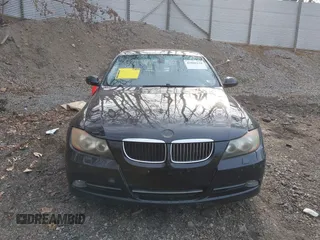 2008 BMW 3 Series 328xi with VIN WBAVC93508K043288, listed as a IAAI auction lot 42060130 with 183,882 mi miles. Bid and sale history available at carsss.com. Image 13.