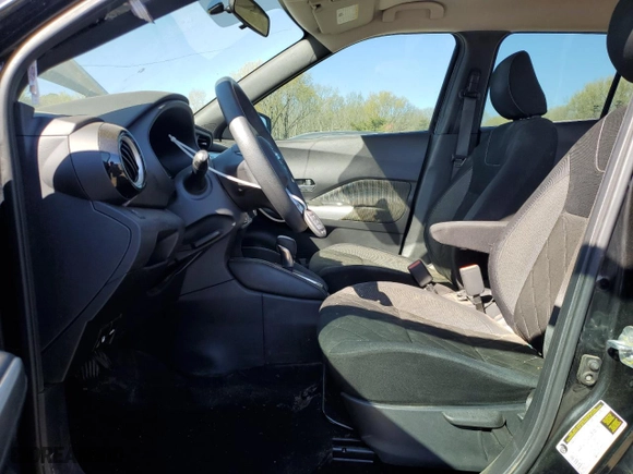 2018 Nissan Kicks SV with VIN 3N1CP5CU6JL497857, listed as a Copart auction lot 50073075 with 89,003 mi miles and Salvage Title. Bid and sale history available at carsss.com. Image 7.