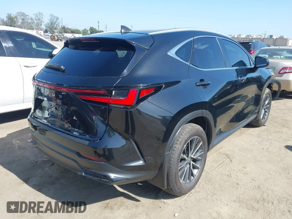 2025 Lexus NX 350h z VIN 2T2AKCEZ5SC035967, wystawiony jako IAAI lot #42301335 z przebiegiem 29 027 mil mil oraz . Historia ofert i sprzedaży dostępna na DreamBid. Obrazek 4.