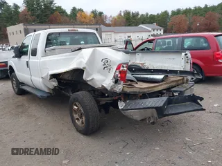 2016 Ford Super Duty F-250 SRW XLT with VIN 1FT7X2B62GEC48092, listed as a IAAI auction lot 40644978 with 112,524 mi miles. Bid and sale history available at carsss.com. Image 6.
