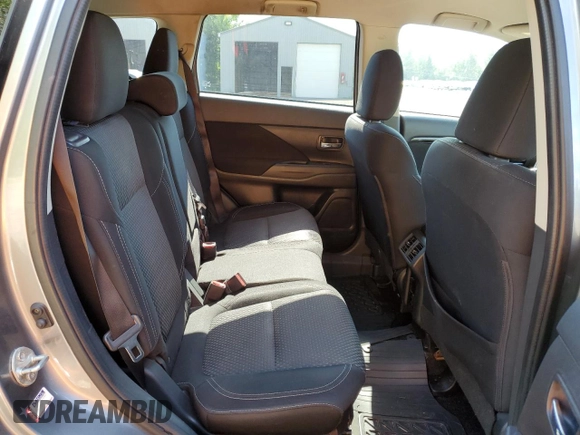 2020 Mitsubishi Outlander ES z VIN JA4AZ2A31LZ612278, wystawiony jako Copart lot #62982274 z przebiegiem 225 958 mil mil oraz Szkoda całkowita • Salvage title. Historia ofert i sprzedaży dostępna na DreamBid. Obrazek 11.