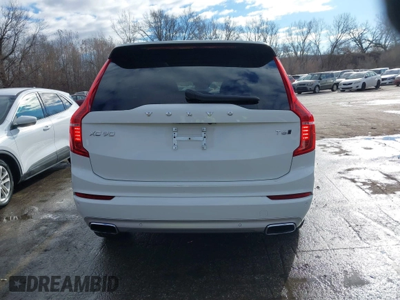 2021 Volvo XC90 Momentum with VIN YV4A221K0M1711124, listed as a IAAI auction lot 41017835 with 35,931 mi miles. Bid and sale history available at carsss.com. Image 17.