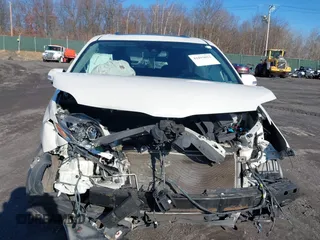 2019 Toyota Sienna XLE with VIN 5TDDZ3DC0KS220137, listed as a IAAI auction lot 41093022 with Not Provided miles and . Bid and sale history available at DreamBid. Image 12.