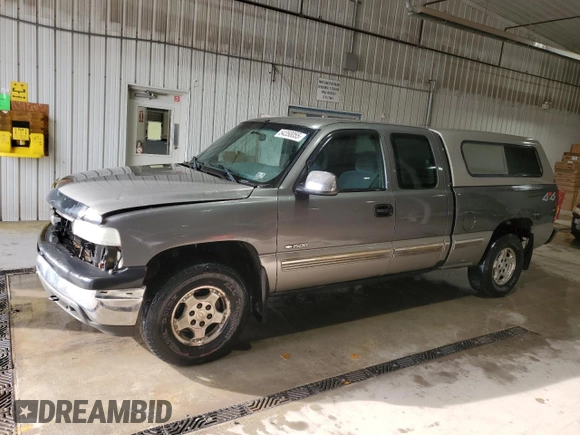 2002 Chevrolet Silverado 1500 LS with VIN 2GCEK19V821363383, listed as a Copart auction lot 54350055 with 174,589 mi miles and Salvage Title. Bid and sale history available at carsss.com. Image 1.