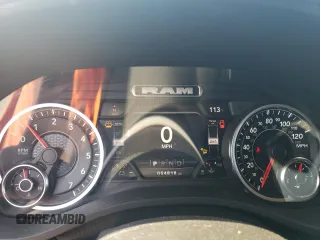 2022 Ram 1500 Laramie z VIN 1C6SRFJT1NN179158, wystawiony jako Copart lot #66940154 z przebiegiem 54 818 mil mil oraz Czysty tytuł • Clean title. Historia ofert i sprzedaży dostępna na DreamBid. Obrazek 9.