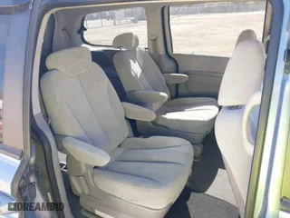2008 Kia Sedona LX with VIN KNDMB233686245973, listed as a IAAI auction lot 41813489 with 220,249 mi miles. Bid and sale history available at carsss.com. Image 8.