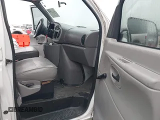 1999 Ford Econoline Passenger XL с VIN 1FBSS31L3XHA28629, выставлен на аукционе IAAI как лот 41497952 с пробегом 140 409 миль миль и . История ставок и продаж доступна на DreamBid. Изображение 5.