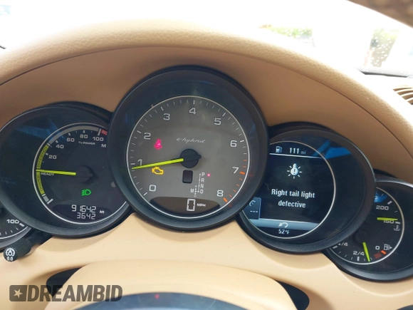 2016 Porsche Cayenne S E-Hybrid z VIN WP1AE2A22GLA17486, wystawiony jako IAAI lot #42229641 z przebiegiem 91 642 mil mil oraz . Historia ofert i sprzedaży dostępna na DreamBid. Obrazek 7.