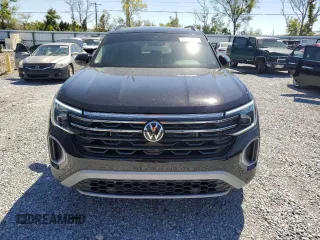 2024 Volkswagen Atlas Peak Edition SE z VIN 1V2CR2CAXRC568110, wystawiony jako Copart lot #48893395 z przebiegiem 10 441 mil mil oraz Nie do naprawy • Non repairable. Historia ofert i sprzedaży dostępna na DreamBid. Obrazek 5.