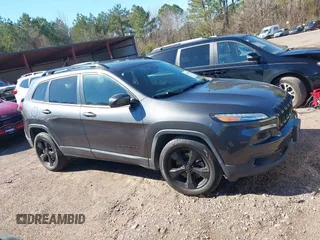 2016 Jeep Cherokee Latitude with VIN 1C4PJLCB8GW209598, listed as a IAAI auction lot 41506547 with 122,598 mi miles. Bid and sale history available at carsss.com. Image 13.