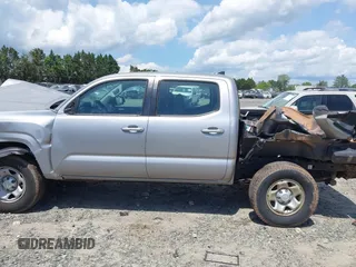 2017 Toyota Tacoma SR5 z VIN 3TMCZ5ANXHM109312, wystawiony jako IAAI lot #42126294 z przebiegiem 82 988 mil mil oraz . Historia ofert i sprzedaży dostępna na DreamBid. Obrazek 15.