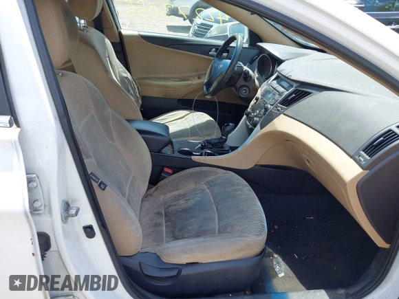 2013 Hyundai Sonata GLS z VIN 5NPEB4ACXDH698593, wystawiony jako IAAI lot #42273055 z przebiegiem 198 516 mil mil oraz . Historia ofert i sprzedaży dostępna na DreamBid. Obrazek 5.