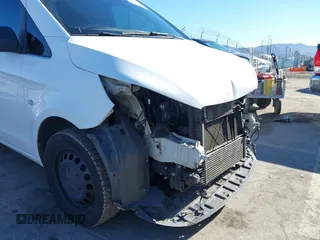 2019 Mercedes-Benz Metris Cargo z VIN WD3PG2EAXK3530575, wystawiony jako IAAI lot #41813709 z przebiegiem 136 174 mil mil oraz . Historia ofert i sprzedaży dostępna na DreamBid. Obrazek 6.
