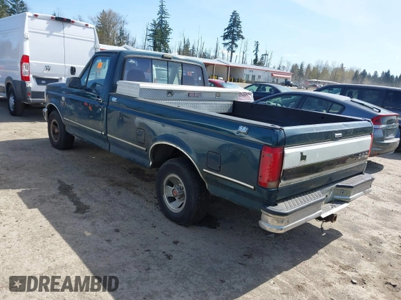 1992 Ford F-150 with VIN 1FTDF15Y1NPA17490, listed as a IAAI auction lot 41970697 with 171,419 mi miles. Bid and sale history available at carsss.com. Image 3.
