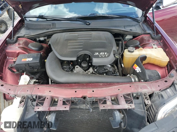 2018 Chrysler 300 Limited z VIN 2C3CCAEG6JH117566, wystawiony jako Copart lot #51456435 z przebiegiem 159 797 mil mil oraz Szkoda całkowita • Salvage title. Historia ofert i sprzedaży dostępna na DreamBid. Obrazek 12.