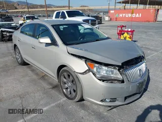2011 Buick LaCrosse CXS z VIN 1G4GE5ED7BF174121, wystawiony jako IAAI lot #42651269 z przebiegiem 92 955 mil mil oraz . Historia ofert i sprzedaży dostępna na DreamBid. Obrazek 1.
