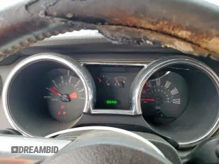 2005 Ford Mustang Deluxe z VIN 1ZVFT84N855220533, wystawiony jako Copart lot #58666635 z przebiegiem 169 200 mil mil oraz Czysty tytuł • Clean title. Historia ofert i sprzedaży dostępna na DreamBid. Obrazek 9.