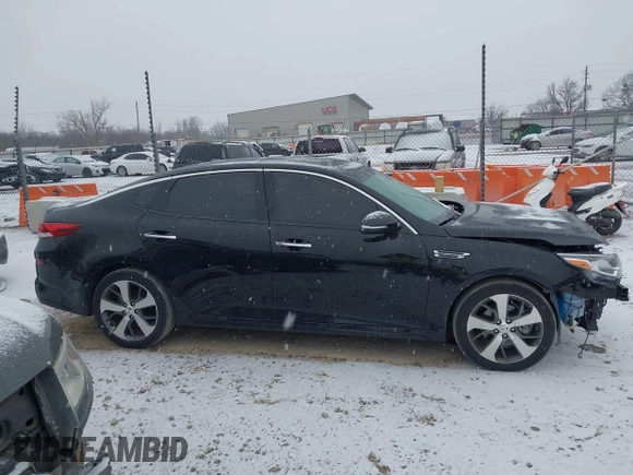 2020 Kia Optima LX with VIN 5XXGT4L37LG420330, listed as a IAAI auction lot 41264495 with 83,906 mi miles. Bid and sale history available at carsss.com. Image 13.