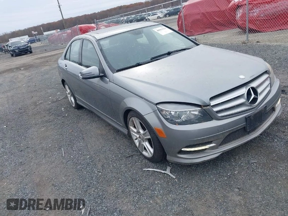 2011 Mercedes-Benz C 300 Sport z VIN WDDGF8BB8BR143194, wystawiony jako IAAI lot #40863424 z przebiegiem 223 872 mil mil oraz . Historia ofert i sprzedaży dostępna na DreamBid. Obrazek 1.