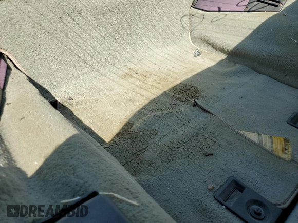 1988 Chevrolet Corvette z VIN 1G1YY2182J5119855, wystawiony jako Copart lot #73824664 z przebiegiem Nie podano mil oraz Szkoda całkowita • Salvage title. Historia ofert i sprzedaży dostępna na DreamBid. Obrazek 10.