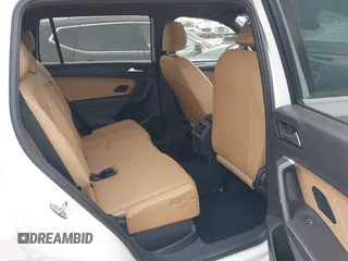 2024 Volkswagen Tiguan SE R-Line Black z VIN 3VV8B7AXXRM105318, wystawiony jako IAAI lot #42343677 z przebiegiem 20 569 mil mil oraz . Historia ofert i sprzedaży dostępna na DreamBid. Obrazek 8.