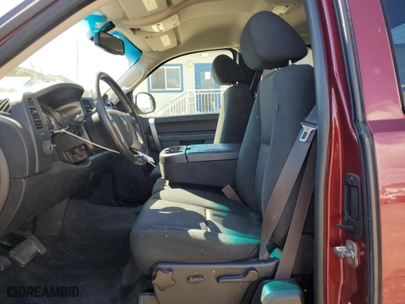 2013 Chevrolet Silverado 1500 LT with VIN 1GCRCSE01DZ309710, listed as a Copart auction lot 41986015 with 105,318 mi miles and Clean Title. Bid and sale history available at carsss.com. Image 7.