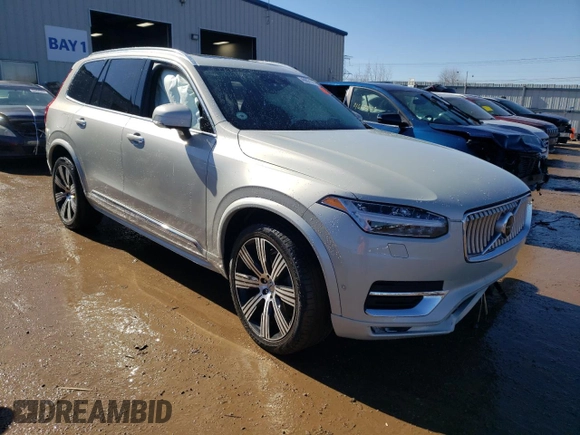 2021 Volvo XC90 Inscription with VIN YV4A221L1M1678918, listed as a Copart auction lot 46607175 with 39,425 mi miles and Salvage title. Bid and sale history available at DreamBid. Image 4.