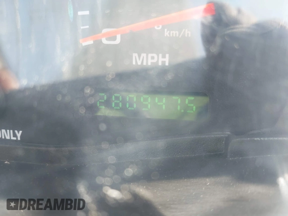 2003 Ford F-350 XL with VIN 1FTSW31F33EA08077, listed as a IAAI auction lot 41991797 with 280,947 mi miles and . Bid and sale history available at DreamBid. Image 7.