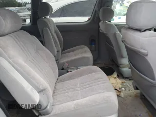 2000 Toyota Sienna LE with VIN 4T3ZF13C6YU258905, listed as a Copart auction lot 74745744 with 0 mi miles and Salvage Title. Bid and sale history available at carsss.com. Image 11.