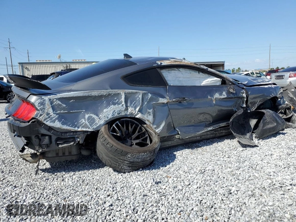 2021 Ford Mustang GT z VIN 1FA6P8CF0M5147552, wystawiony jako Copart lot #45904745 z przebiegiem Nie podano mil oraz Nie do naprawy. Historia ofert i sprzedaży dostępna na DreamBid. Obrazek 3.