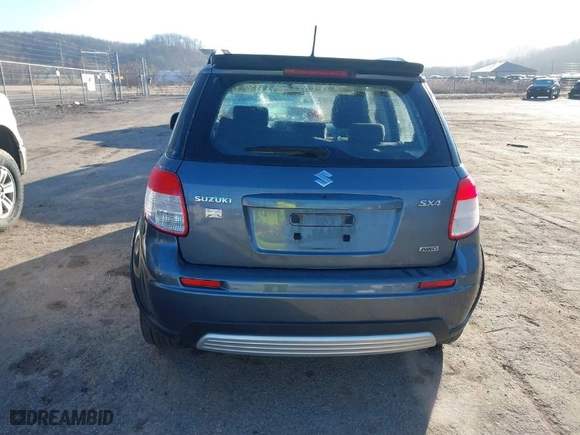 2008 Suzuki SX4 with VIN JS2YB417185102945, listed as a IAAI auction lot 41752107 with 164,656 mi miles. Bid and sale history available at carsss.com. Image 16.