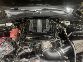 2018 Chevrolet Camaro ZL1 z VIN 1G1FK1R67J0165913, wystawiony jako Copart lot #69702385 z przebiegiem 45 834 mil mil oraz Czysty tytuł • Clean title. Historia ofert i sprzedaży dostępna na DreamBid. Obrazek 11.