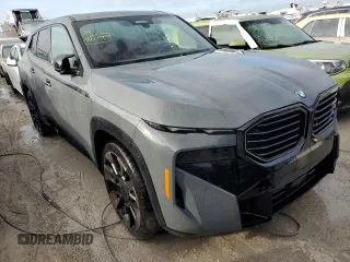 2024 BMW XM z VIN 5YM23CS06R9U92810, wystawiony jako Copart lot #75401504 z przebiegiem 6181 mil mil oraz Nie do naprawy. Historia ofert i sprzedaży dostępna na DreamBid. Obrazek 4.