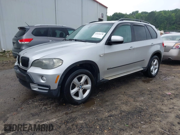 2008 BMW X5 3.0si z VIN 5UXFE43518L036315, wystawiony jako IAAI lot #42424578 z przebiegiem 130 744 mil mil oraz . Historia ofert i sprzedaży dostępna na DreamBid. Obrazek 2.